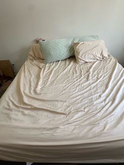 King size mattress & Spring box w/ storage