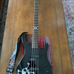 Skull & Crossbones Squire 4 String Bass