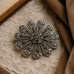Vintage 1980s Silvertone Vintage Glam Marcasite-Look Filigree Brooch, 1.5”