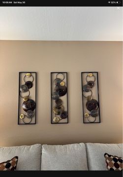 Hanging wall art