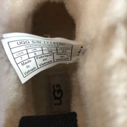 Uggs SALE!!!NOW ONLY $85