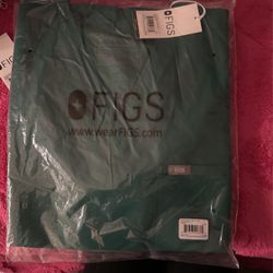 HOT PRICE FIGS SCRUB TOP WOMENS