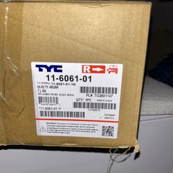 A passenger tail light for a Toyota forerunner 2003 Brand New in the box