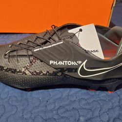 Nike Phantom Soccer Cleats 