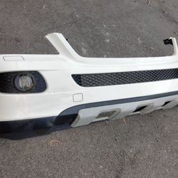 2006-2008 Mercedes ML350 Complete Front Bumper With All The Accessories OEM.
