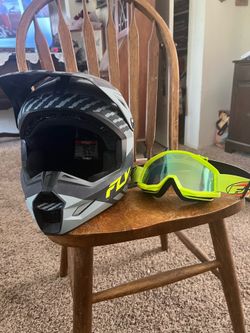 Motorcycle helmet