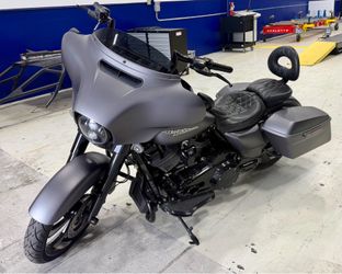 2017 Harley Davidson Street Glide - Special