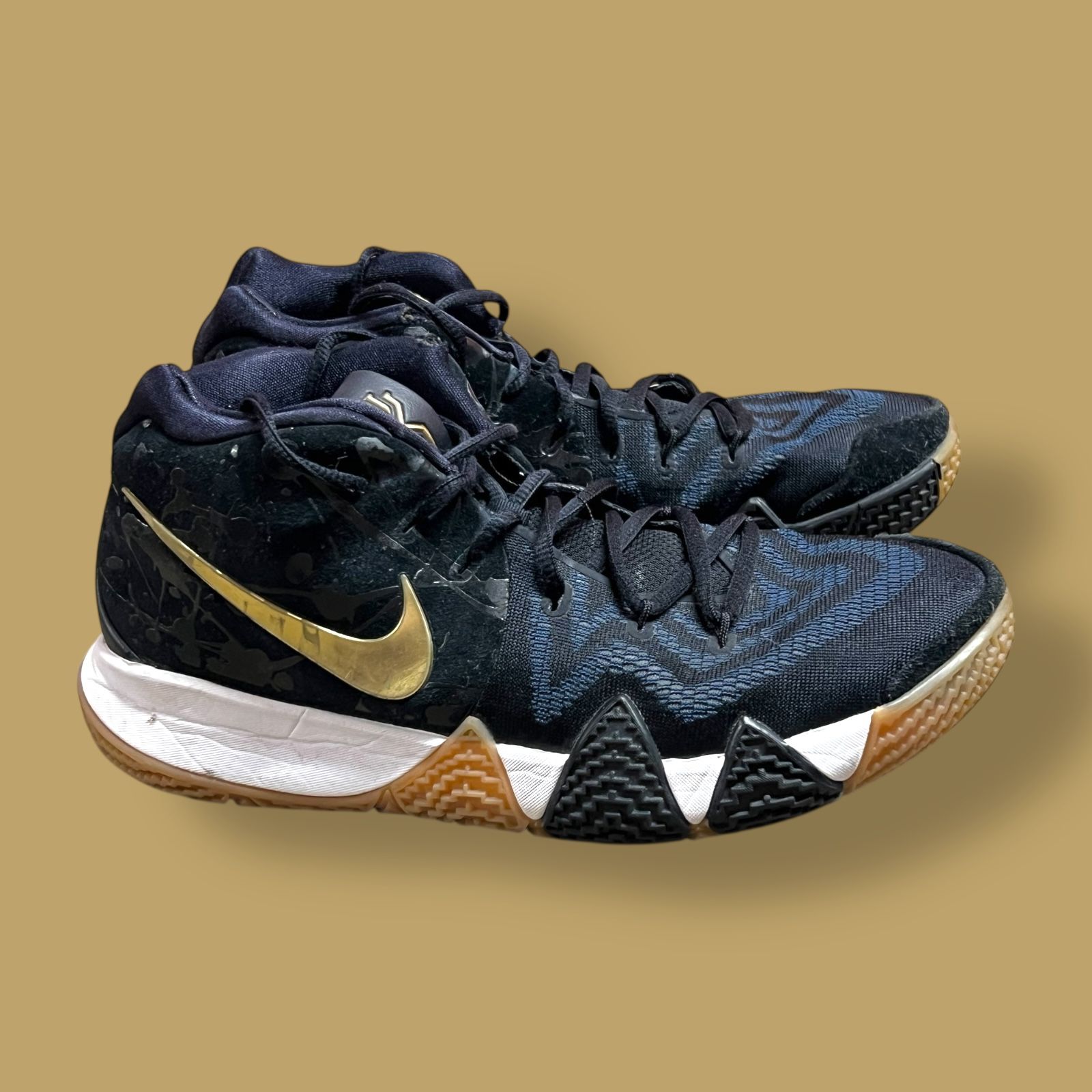 Size 9.5 / 43 Nike Kyrie 4 Pitch Blue display picture 1