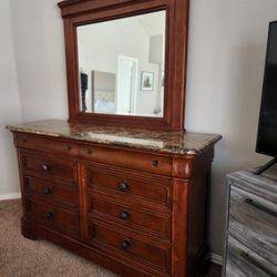 Dresser Nightstand Set