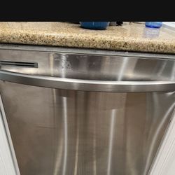 New!! SAMSUNG DISHWASHER “TRADE FOR DEWALT POWERWASHER”