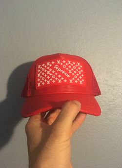 Louis Vuitton supreme hat never been worn once 80$ or make me an offer
