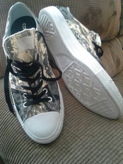 MEN'S CONVERSE SZ 10