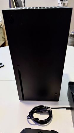 Xbox Series X 1TB Console Bundle