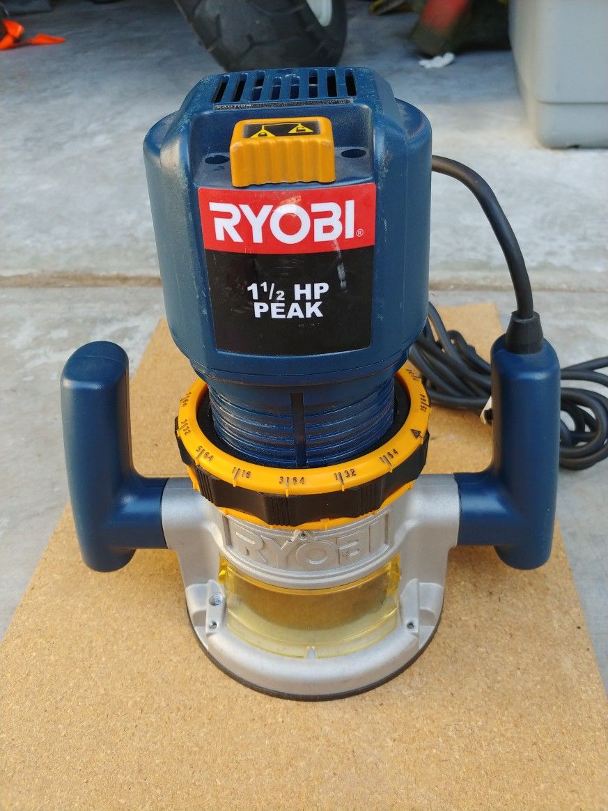 Ryobi R161 Fixed Base Router 1 1/2 HP Peak 8a for Sale in Chula Vista