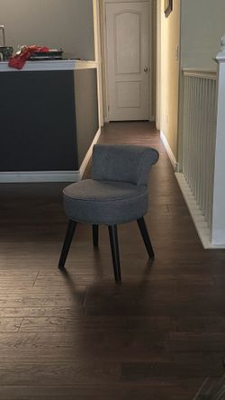 Vanity chair