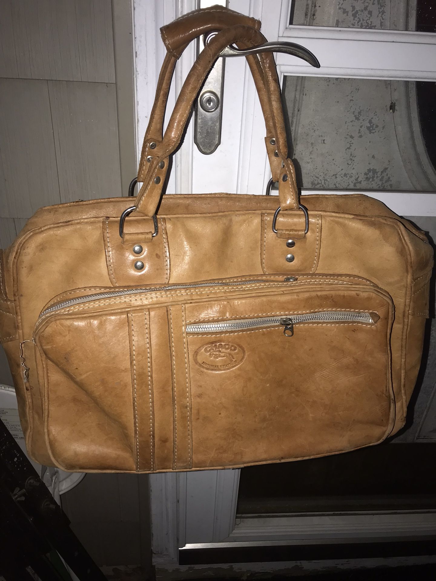 Very nice heavy leather real see all pictures tote bag only 25 hours