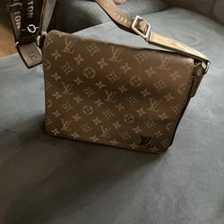Mens LV Messenger Bag For Sale $1000