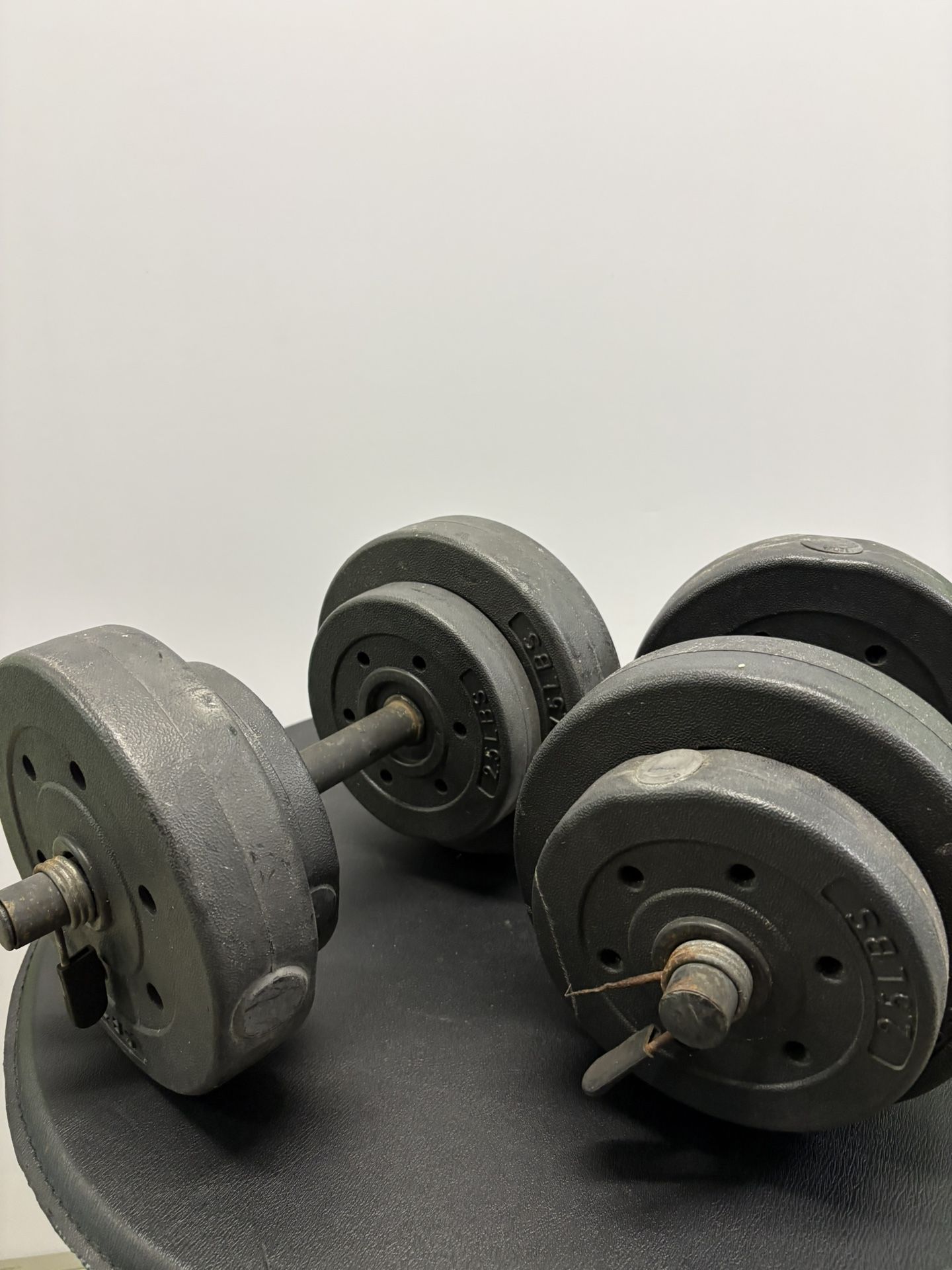 💪 Adjustable 40 lb Dumbbell Set – 2 Weights – Great Shape! 🏋️‍♂️ 