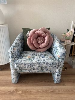 2 flower print nook chairs
