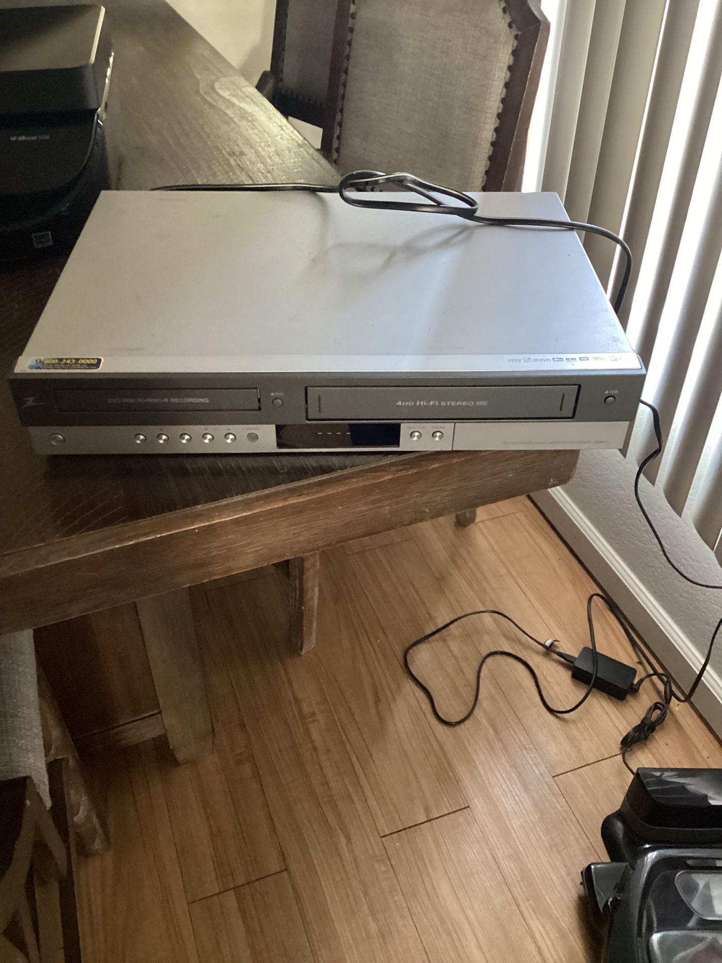 DVD No Remote Control Like VeryGood