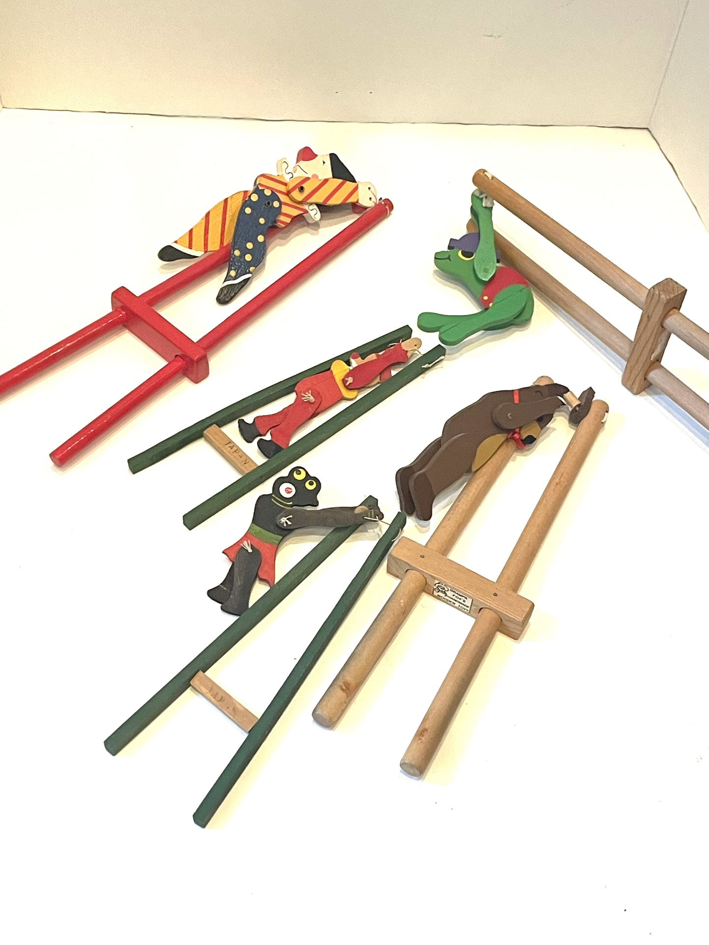 5 Wooden Acrobatic Toys