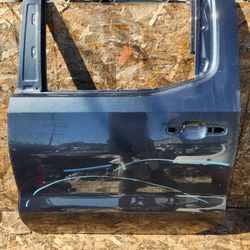 2019-2023 CHEVY SILVERADO/GMC 1500 CREW CAB REAR LEFT DOOR OEM