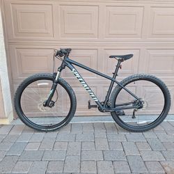 SPECIALIZED ROCKHOPPER SPORT 29 ER MOUNTAIN BIKE LIKE NEW ( CHECK MY OTHER BIKES)