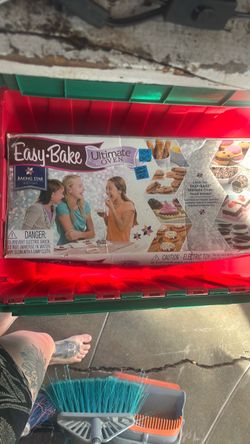Easy-Bake Ultimate Oven Baking Star Edition