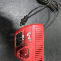 Milwaukee 12 Volt Battery Charger