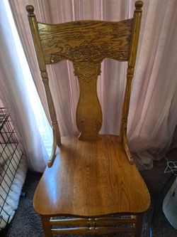 Beautiful solid oak dining chairs