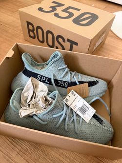 YEEZY BOOST 350 V2