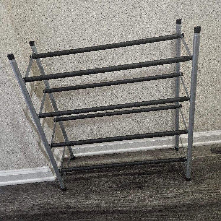 Good 4-Tier Expandable Shoe Rack, Adjustable Shoe Shelf Storage Organizer Space Saving Metal Free Standing Shoe Rack for Entry way Closet Doorway