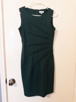 Elegant Green Sleveless Dress Size 6