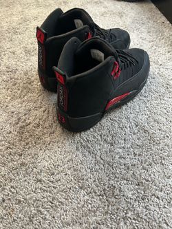 Jordan bloodline 12’s size 8.5