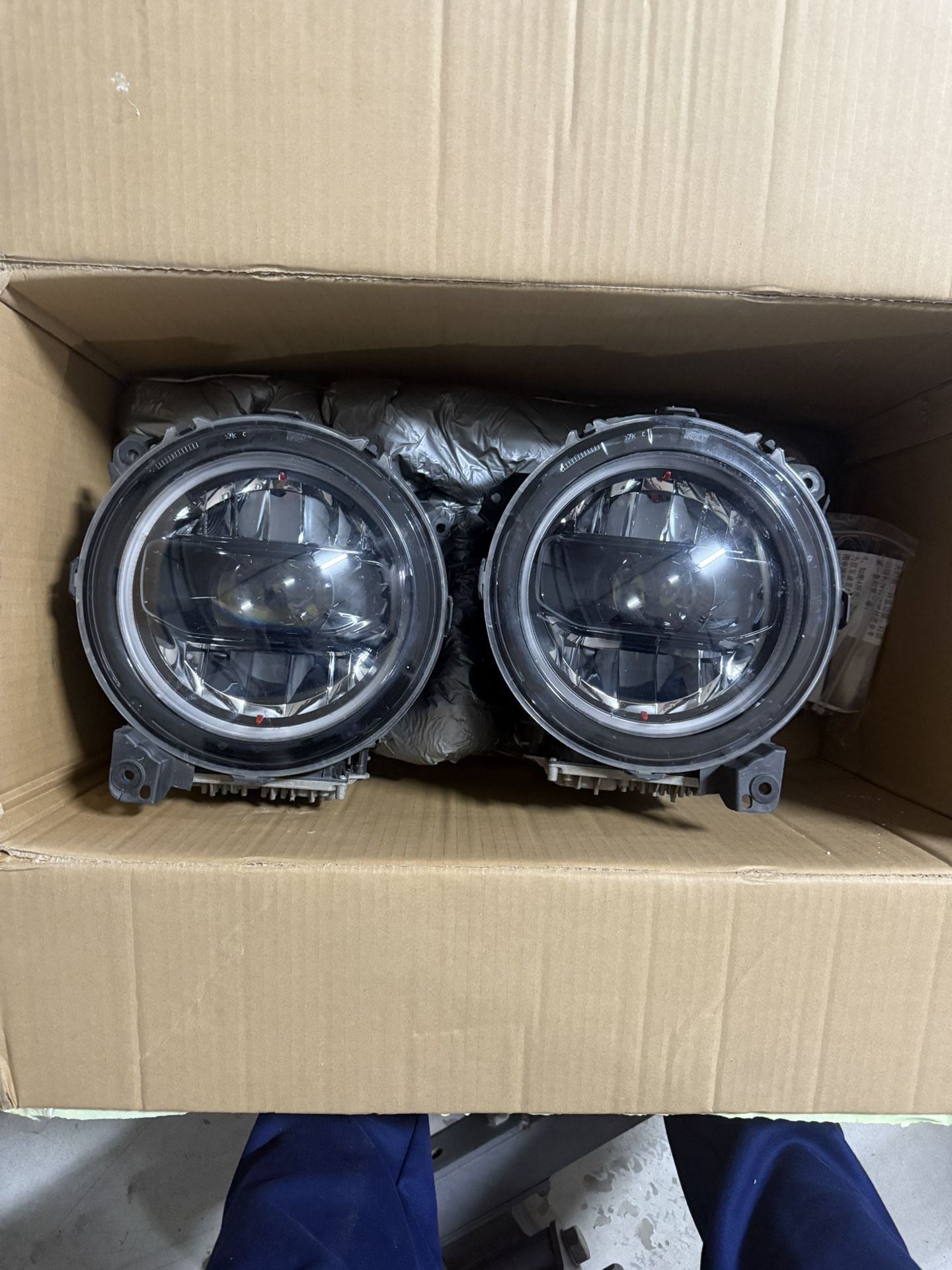 Jeep Wrangler / Gladiator Headlights 