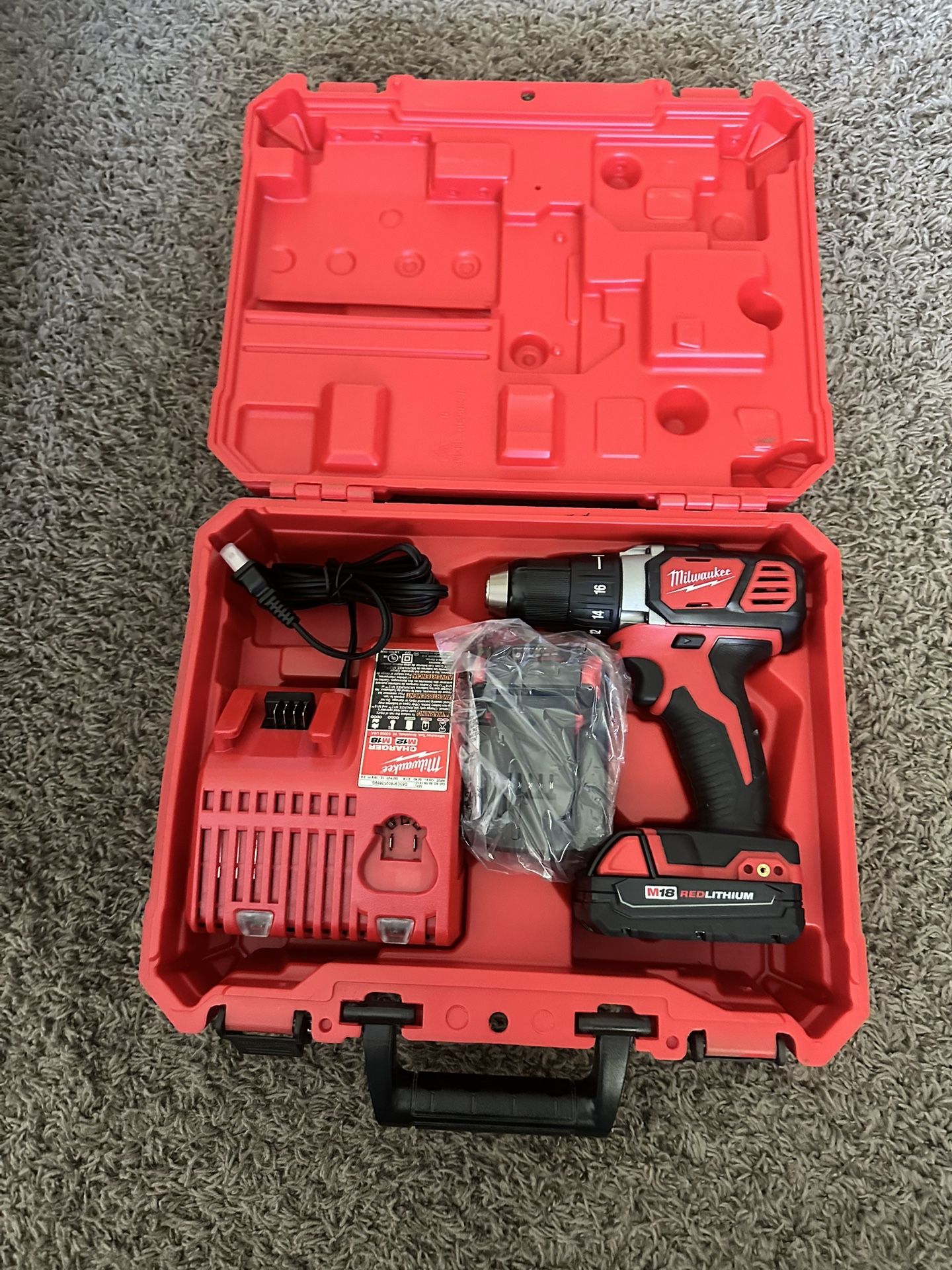 Milwaukee M18 1/2” Compact Drill/Driver Kit