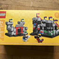 Lego-Mini Knight’s Castle-Limited Edition-Set #40775-New