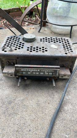 1950’s or 1960’s Motorola Volumatic tube car radio