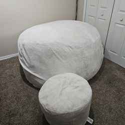 Ultimate Sack 6000 Bean Bag Chair and Foot Stool - Ivory Fur
Color: Ivory Fur