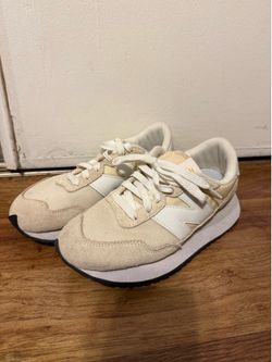 Women's new balance shoes size