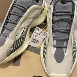 Yeezy 700 V3 9/5 USmen 