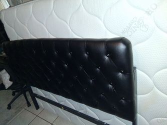 Black lether queen bed frame a mattress