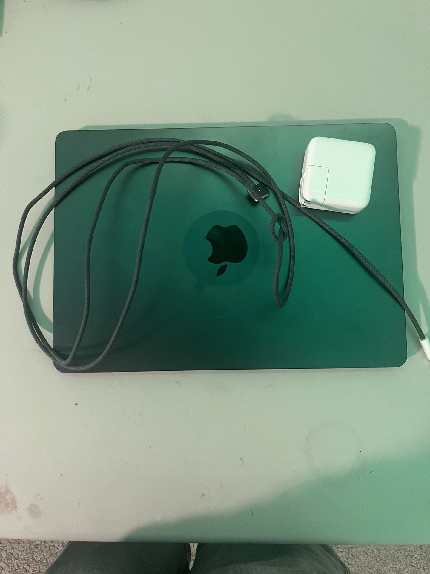 MacBook Air (2022) 13-inch - Apple M2 8-core and 8-core GPU - 8GB RAM - SSD 256GB
