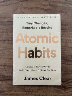 Atomic habits paperback book NEW