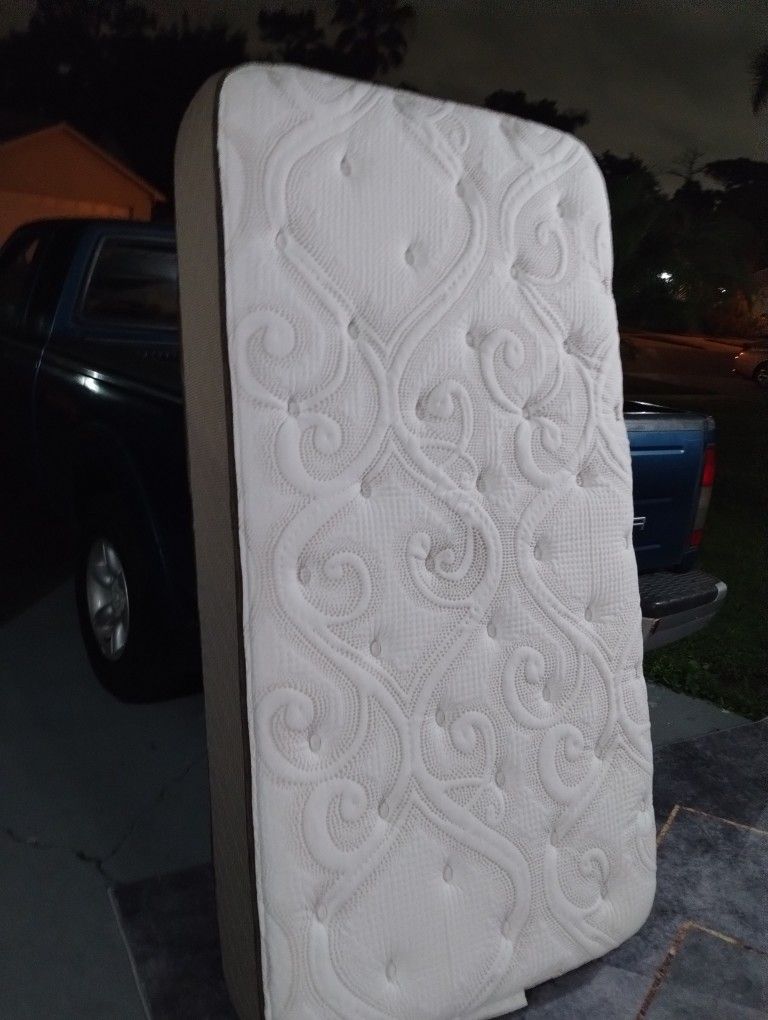 Twin Mattress 
