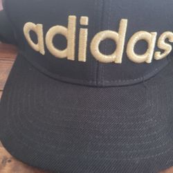 ADIDAS HAT BLACK & GOLD 