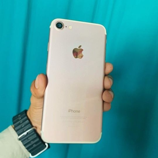 iPhone 7 Unlocked / Desbloqueado 😀 - Different Colors Available