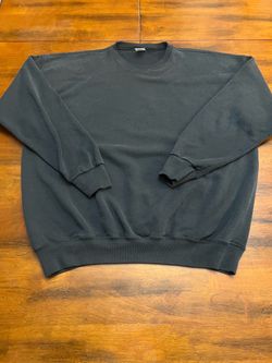 Black Crewneck Sweatshirt