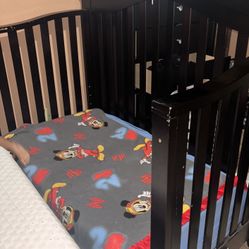 Toddler Bed/crib 