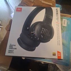 JBL LIVE675 HEADPPHONES